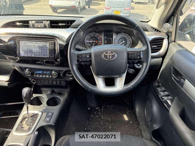 Toyota HILUX 2021-09 8815388-2
