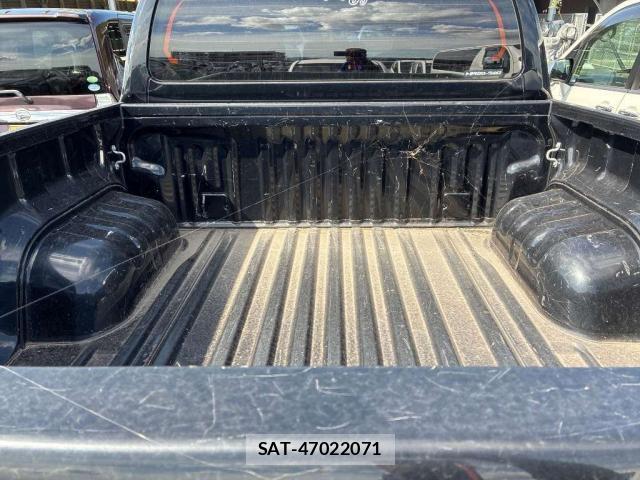 Toyota HILUX 2021-09 8815388-7