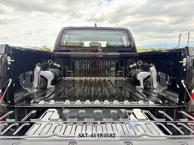Toyota HILUX 2026-08 8815581-4