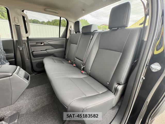 Toyota HILUX 2026-08 8815581-8