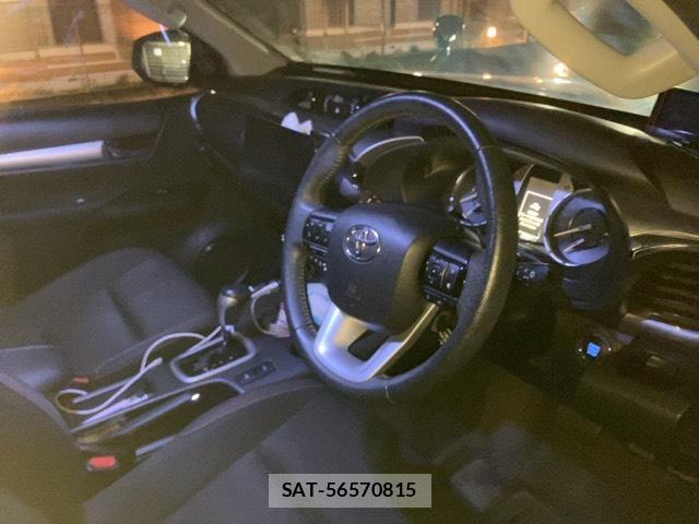 Toyota HILUX 2022-07 8815723-3