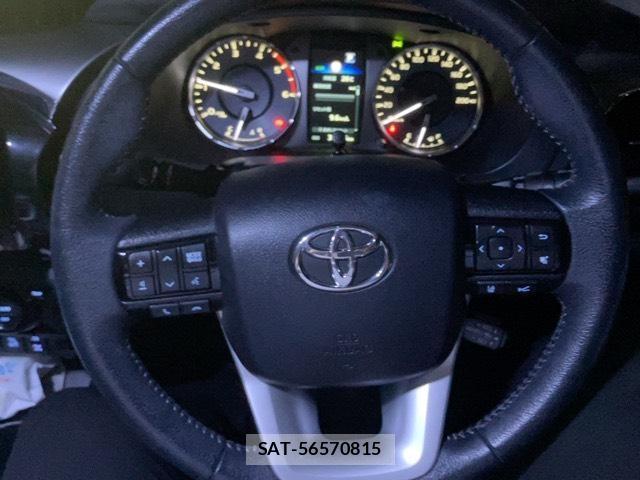 Toyota HILUX 2022-07 8815723-4