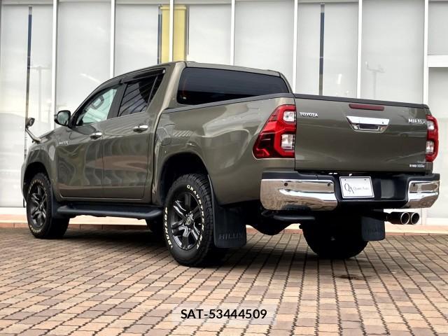 Toyota HILUX 2021-09 8815820-1