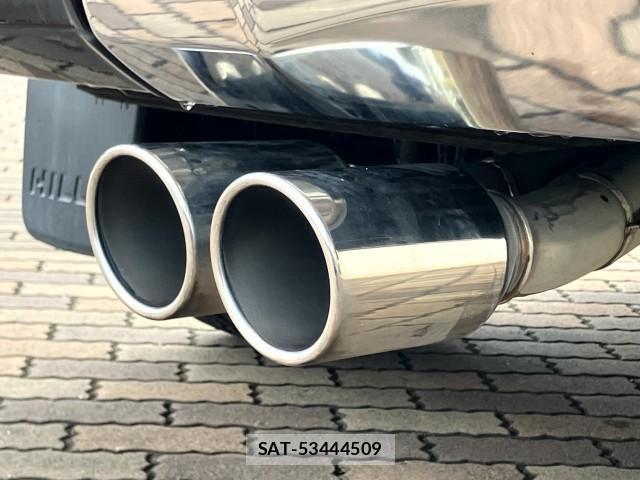 Toyota HILUX 2021-09 8815820-10