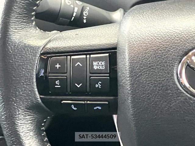 Toyota HILUX 2021-09 8815820-12