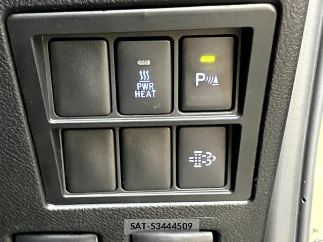 Toyota HILUX 2021-09 8815820-17