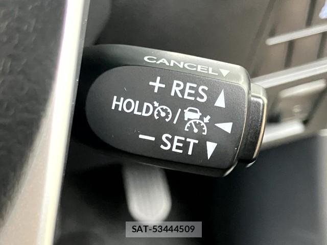 Toyota HILUX 2021-09 8815820-19