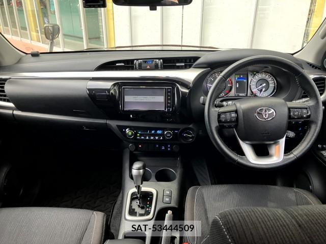 Toyota HILUX 2021-09 8815820-3