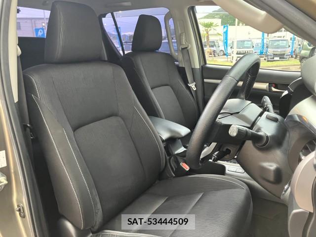 Toyota HILUX 2021-09 8815820-5