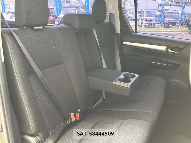 Toyota HILUX 2021-09 8815820-6