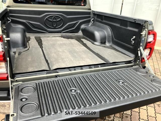 Toyota HILUX 2021-09 8815820-7