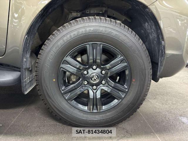 Toyota HILUX 2022-09 8816164-7
