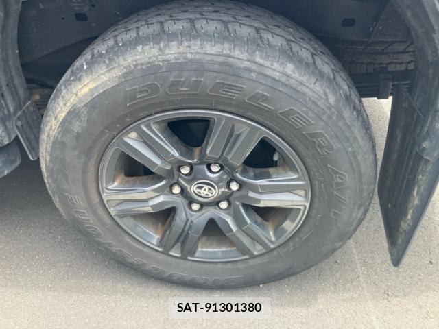 Toyota HILUX 2021-01 8816282-11