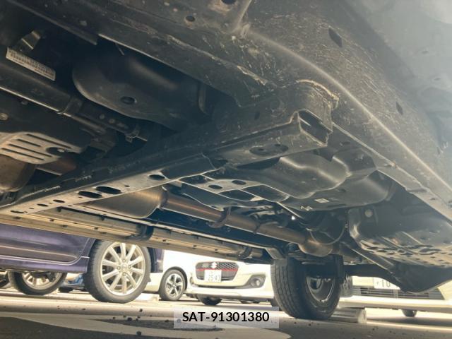 Toyota HILUX 2021-01 8816282-14