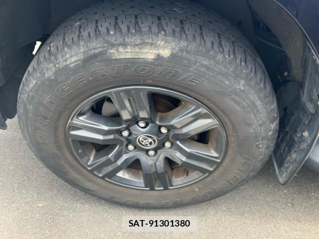 Toyota HILUX 2021-01 8816282-15