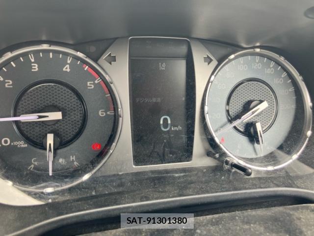 Toyota HILUX 2021-01 8816282-18