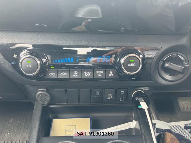 Toyota HILUX 2021-01 8816282-19