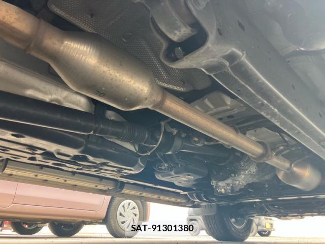 Toyota HILUX 2021-01 8816282-7