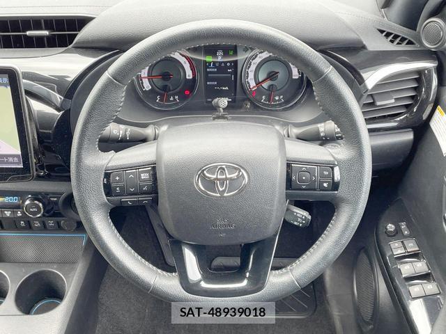 Toyota HILUX 2019-02 8817186-11