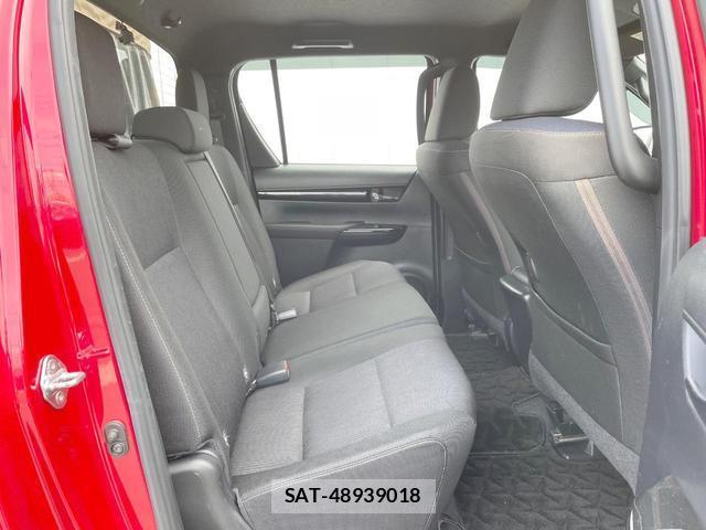 Toyota HILUX 2019-02 8817186-9