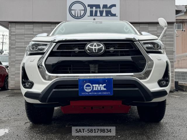 Toyota HILUX 2023-03 8817205-1