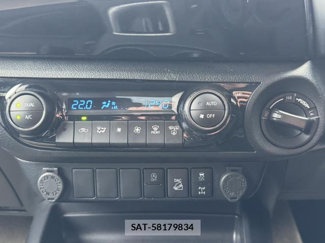 Toyota HILUX 2023-03 8817205-14