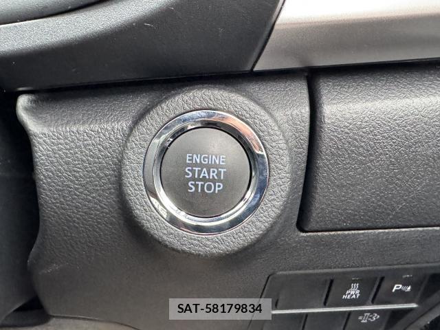 Toyota HILUX 2023-03 8817205-15