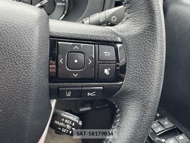 Toyota HILUX 2023-03 8817205-17