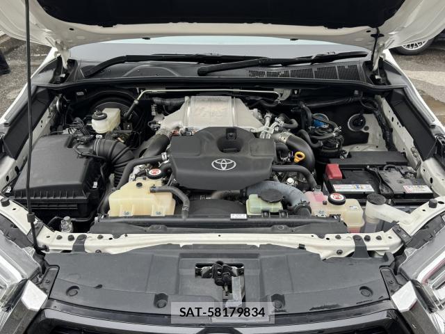 Toyota HILUX 2023-03 8817205-19
