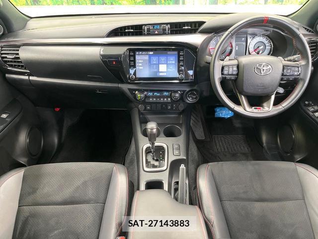 Toyota HILUX 2023-11 8817810-1