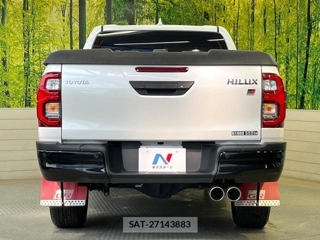 Toyota HILUX 2023-11 8817810-14