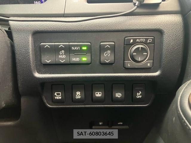 Lexus HS 2012-08 8812356-15