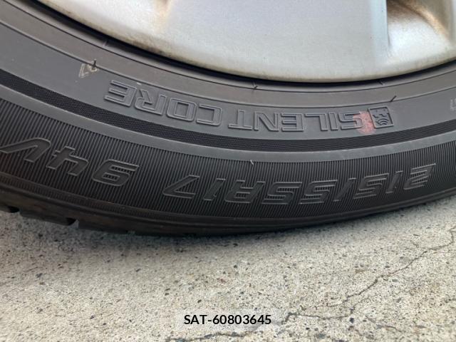 Lexus HS 2012-08 8812356-5