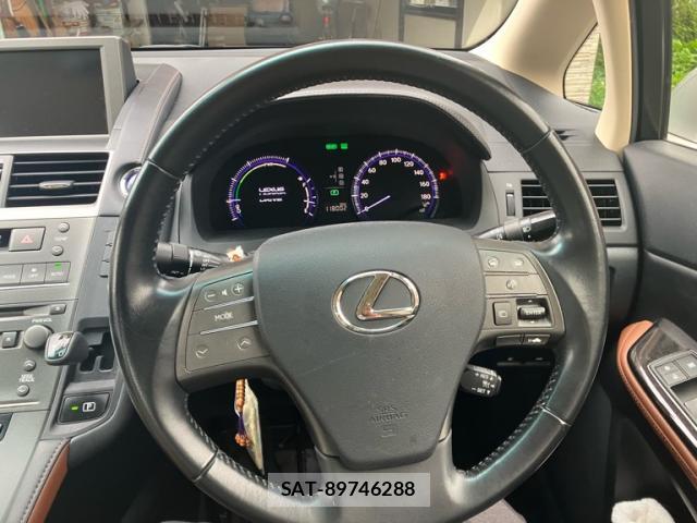 Lexus HS 2012-03 8814169-11
