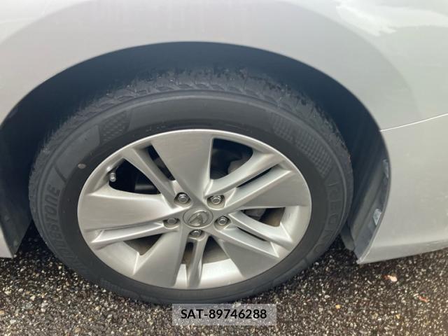 Lexus HS 2012-03 8814169-13