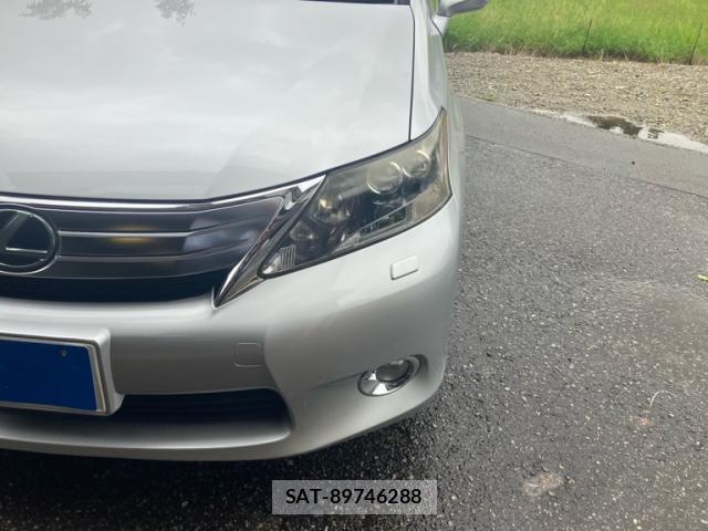Lexus HS 2012-03 8814169-2