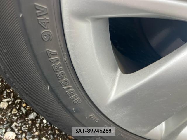 Lexus HS 2012-03 8814169-3