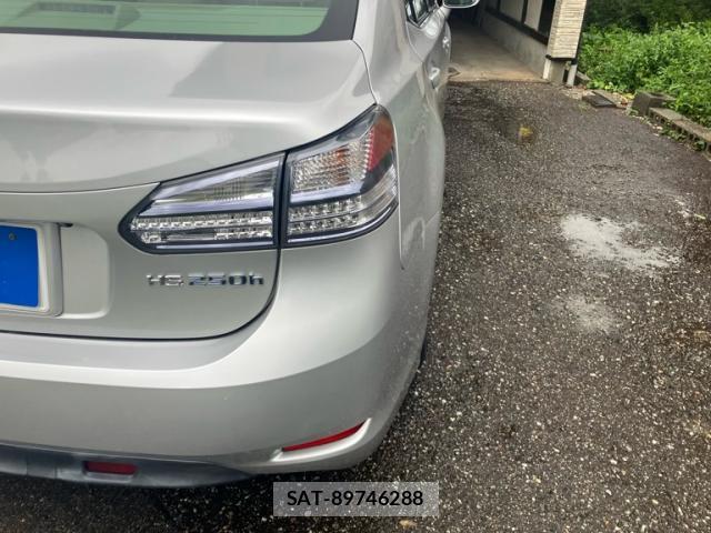 Lexus HS 2012-03 8814169-6