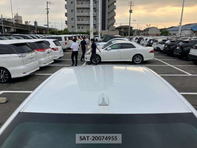 Lexus HS 2009-12 8814558-12