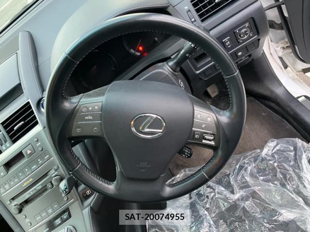Lexus HS 2009-12 8814558-15