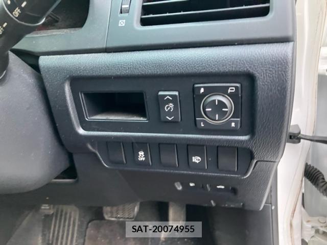 Lexus HS 2009-12 8814558-18