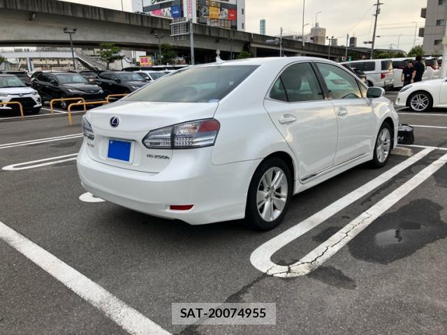 Lexus HS 2009-12 8814558-2