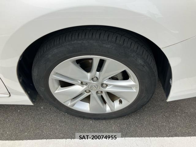 Lexus HS 2009-12 8814558-3