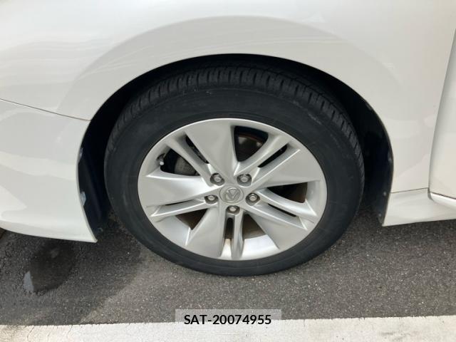 Lexus HS 2009-12 8814558-6