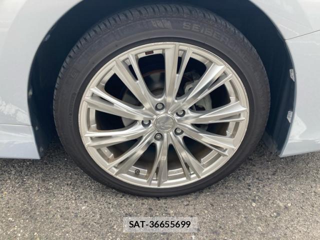 Lexus HS 2010-04 8815221-12