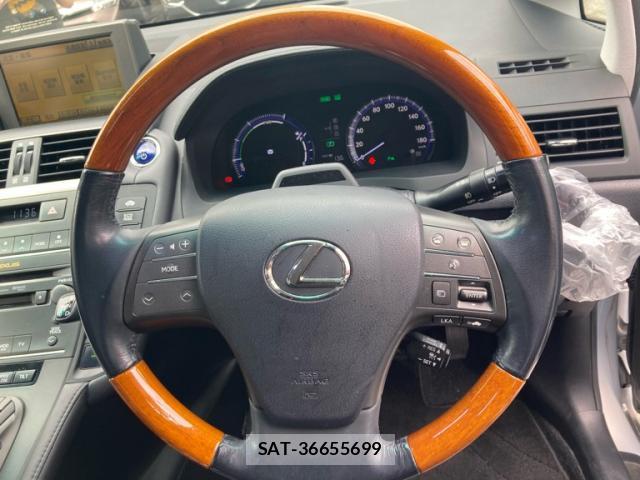 Lexus HS 2010-04 8815221-14