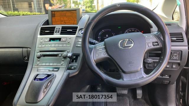 Lexus HS 2010-03 8815526-16