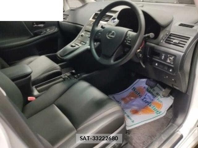 Lexus HS 2014-03 8816140-2