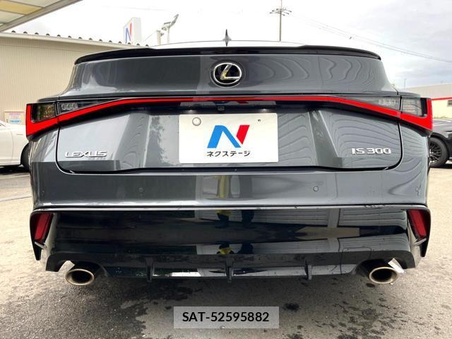 Lexus IS 2021-09 8812226-15