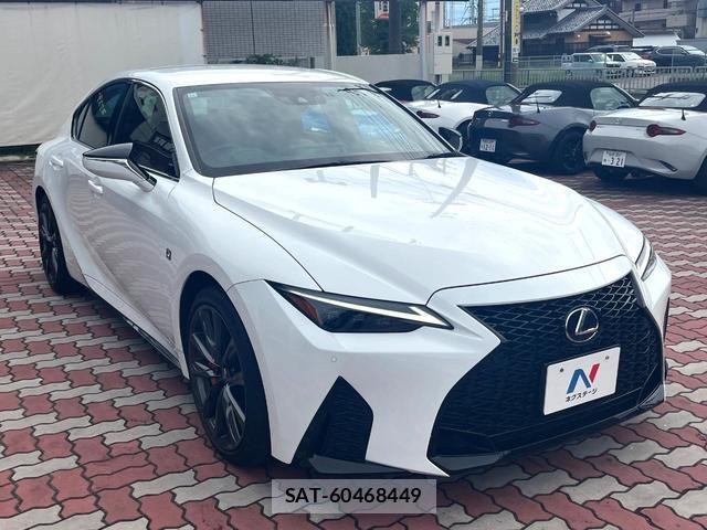 Lexus IS 2023-10 8813209-15